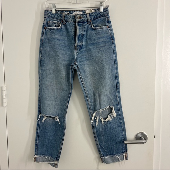 Bershka High-Rise Cropped Jeans - Picture 2 of 6